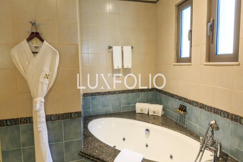Villa in Garden Homes, Palm Jumeirah, Dubai 4 bedrooms, 622 sq.m. № 46363 - photo 12