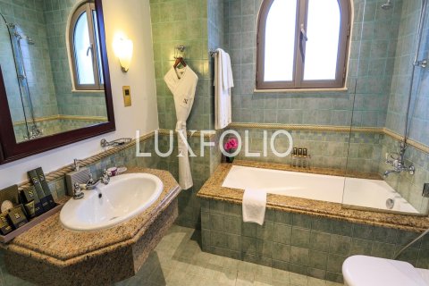 Villa in Garden Homes, Palm Jumeirah, Dubai 4 bedrooms, 622 sq.m. № 46363 - photo 28