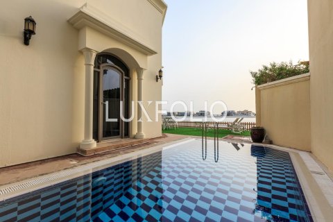 Villa in Garden Homes, Palm Jumeirah, Dubai 4 bedrooms, 622 sq.m. № 46363 - photo 2