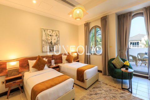 Villa in Garden Homes, Palm Jumeirah, Dubai 4 bedrooms, 622 sq.m. № 46363 - photo 14