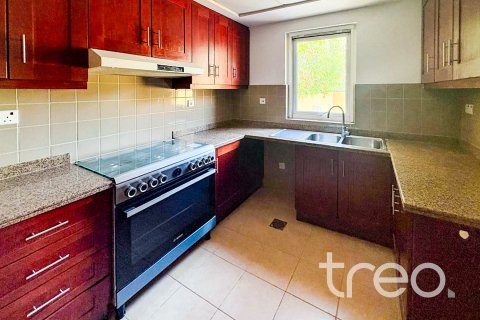 Снять в аренду виллу в Арабиан Ранчес, Дубай: 2 спальни, 302.59м², № 119914 - фото 4