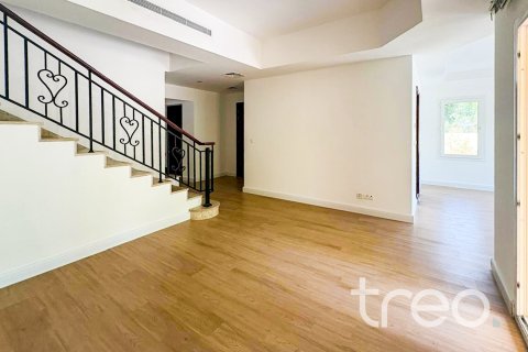 Снять в аренду виллу в Арабиан Ранчес, Дубай: 2 спальни, 302.59м², № 119914 - фото 2