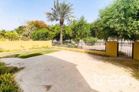 Снять в аренду виллу в Арабиан Ранчес, Дубай: 2 спальни, 302.59м², № 119914 - фото 11