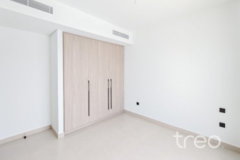 Снять в аренду таунхаус в Aura, Tilal Al Ghaf, Дубай: 3 спальни, 140.66м², № 119920 - фото 11