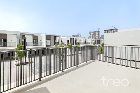 Снять в аренду таунхаус в Aura, Tilal Al Ghaf, Дубай: 3 спальни, 140.66м², № 119920 - фото 16