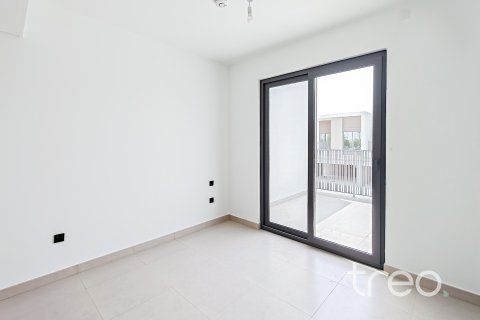 Снять в аренду таунхаус в Aura, Tilal Al Ghaf, Дубай: 3 спальни, 140.66м², № 119920 - фото 10