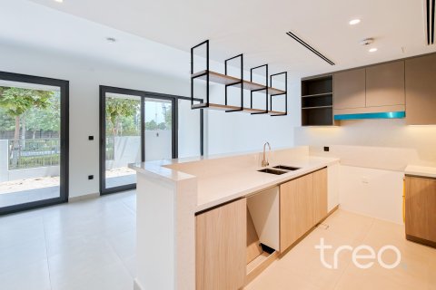Снять в аренду таунхаус в Aura, Tilal Al Ghaf, Дубай: 3 спальни, 140.66м², № 119920 - фото 4