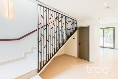 Снять в аренду таунхаус в Aura, Tilal Al Ghaf, Дубай: 3 спальни, 140.66м², № 119920 - фото 15