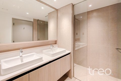 Снять в аренду таунхаус в Aura, Tilal Al Ghaf, Дубай: 3 спальни, 140.66м², № 119920 - фото 13