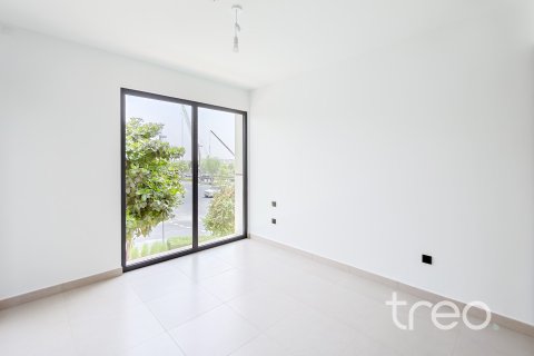 Снять в аренду таунхаус в Aura, Tilal Al Ghaf, Дубай: 3 спальни, 140.66м², № 119920 - фото 8