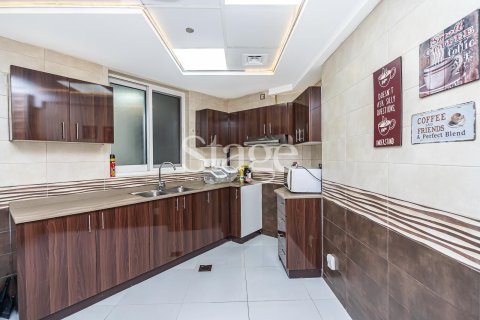 Apartment in Dubai Silicon Oasis, Dubai 2 bedrooms, 121 sq.m. № 64548 - photo 5