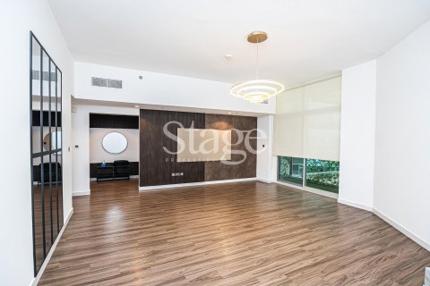 Apartment in Dubai Silicon Oasis, Dubai 2 bedrooms, 121 sq.m. № 64548 - photo 1