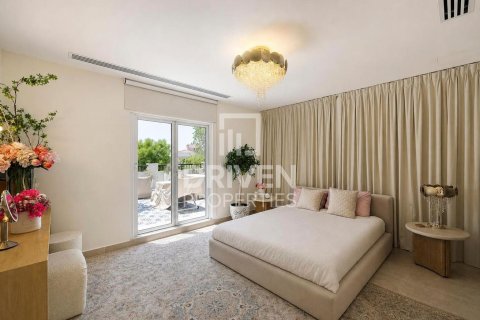 Villa in The Villa, Dubai 4 bedrooms, 1357.5 sq.m. № 140989 - photo 18