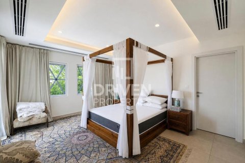 Villa in The Villa, Dubai 4 bedrooms, 1357.5 sq.m. № 140989 - photo 16
