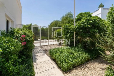 Villa in The Villa, Dubai 4 bedrooms, 1357.5 sq.m. № 140989 - photo 30