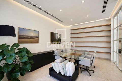 Villa in The Villa, Dubai 4 bedrooms, 1357.5 sq.m. № 140989 - photo 15