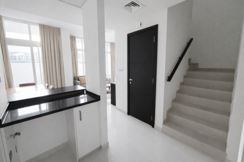 Townhouse in Dubai 3 bedrooms, 112 sq.m. № 134123 - photo 14