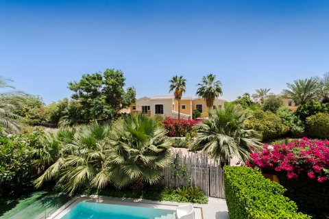 Townhouse in Dubai 3 bedrooms, 225 sq.m. № 134121 - photo 3