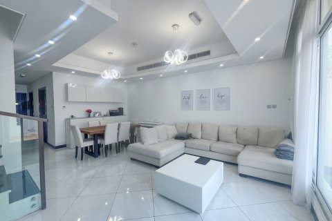 Townhouse in Jumeirah Village Triangle, Dubai 3 bedrooms, 194 sq.m. № 134120 - photo 15