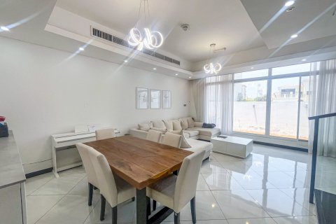 Townhouse in Jumeirah Village Triangle, Dubai 3 bedrooms, 194 sq.m. № 134120 - photo 13
