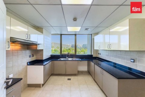 Снять в аренду квартиру в Дубае: 2 спальни, 142.5м², № 60191 - фото 3