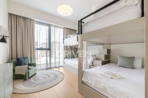 Apartment in Al Wasl, Dubai 3 bedrooms, 186.55 sq.m. № 136671 - photo 10