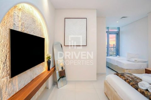 Apartment in Paramount Tower Hotel & Residences, Business Bay, Dubai 2 bedrooms, 122.72 sq.m. № 136670 - photo 7