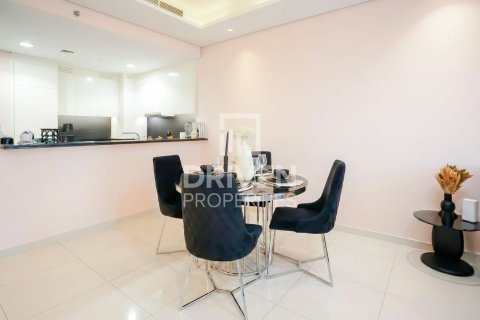Apartment in Paramount Tower Hotel & Residences, Business Bay, Dubai 2 bedrooms, 122.72 sq.m. № 136670 - photo 12