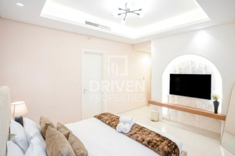 Apartment in Paramount Tower Hotel & Residences, Business Bay, Dubai 2 bedrooms, 122.72 sq.m. № 136670 - photo 6
