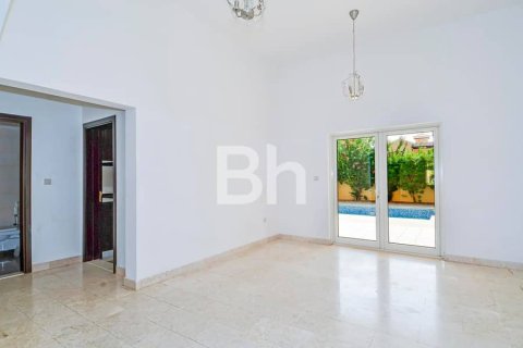Villa in The Villa, Dubai 5 bedrooms, 334 sq.m. № 56272 - photo 9
