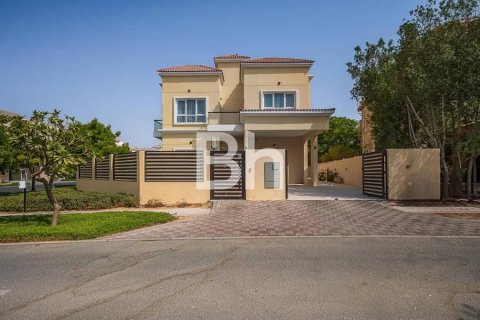 Villa in The Villa, Dubai 5 bedrooms, 639 sq.m. № 56268 - photo 1