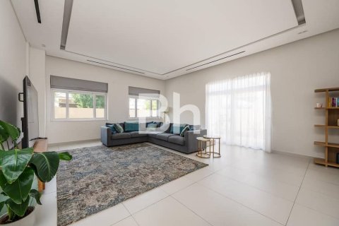 Villa in The Villa, Dubai 5 bedrooms, 639 sq.m. № 56268 - photo 18