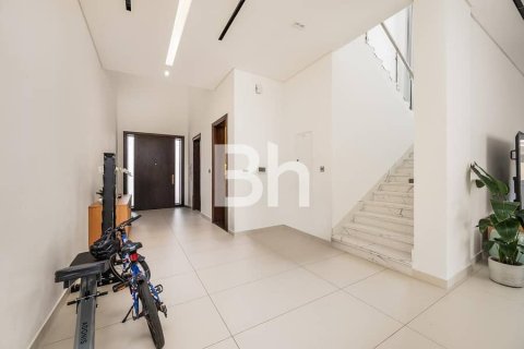 Villa in The Villa, Dubai 5 bedrooms, 639 sq.m. № 56268 - photo 16