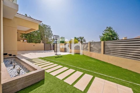 Villa in The Villa, Dubai 5 bedrooms, 639 sq.m. № 56268 - photo 2