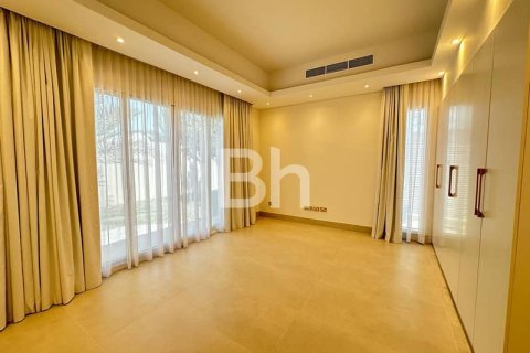 Снять в аренду виллу в Аль-Тваре, Дубай: 4 спальни, 465м², № 21199 - фото 10