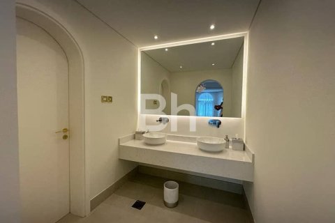 Снять в аренду виллу в Аль-Тваре, Дубай: 4 спальни, 465м², № 21199 - фото 6