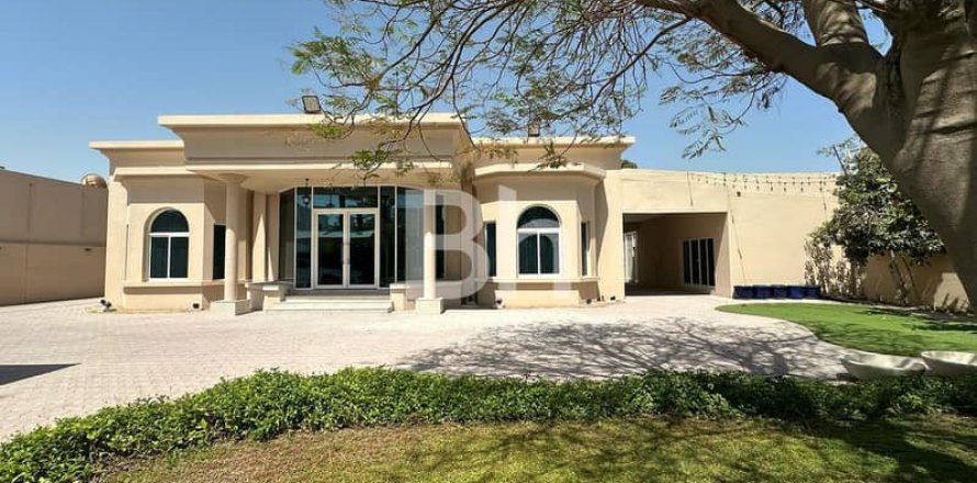 Вилла в Аль-Тваре, Дубай, 4 спальни, 465м², № 21199