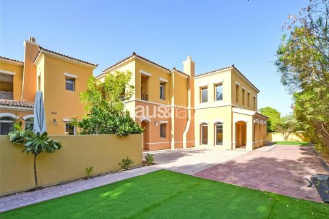 Villa in Arabian Ranches, Dubai 3 bedrooms, 273 sq.m. № 43876 - photo 1