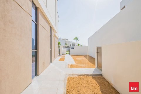 Villa in Al Furjan, Dubai 4 bedrooms, 419.6 sq.m. № 41406 - photo 24