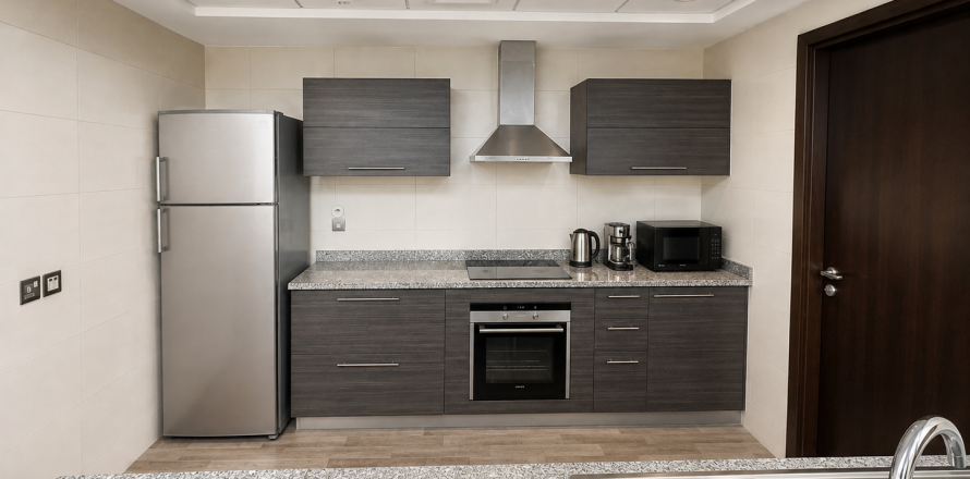 Apartment in Dubai 3 bedrooms, 201 sq.m. № 139667