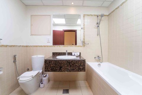 Apartment in Dubai Marina, Dubai 2 bedrooms, 118 sq.m. № 139671 - photo 15