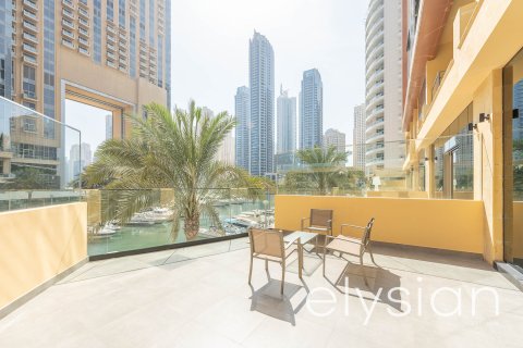 Villa en Dubai Marina, Dubai, 2 dormitorios, 329 m², № 37943 - foto 12