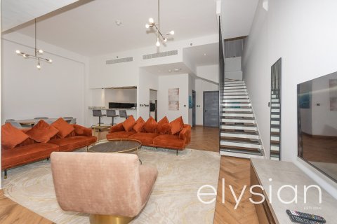 Villa en Dubai Marina, Dubai, 2 dormitorios, 329 m², № 37943 - foto 1