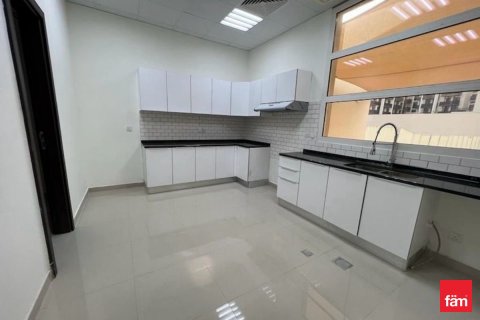 Adosado en Dubai, 4 dormitorios, 306.6 m², № 41087 - foto 4