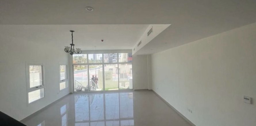 Adosado en Dubai, 4 dormitorios, 306.6 m², № 41087