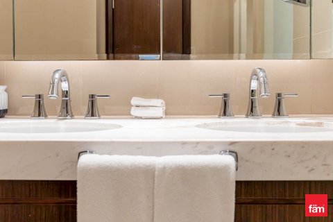 Apartment in Downtown Dubai (Downtown Burj Dubai), Dubai 3 bedrooms, 202.7 sq.m. № 49912 - photo 9