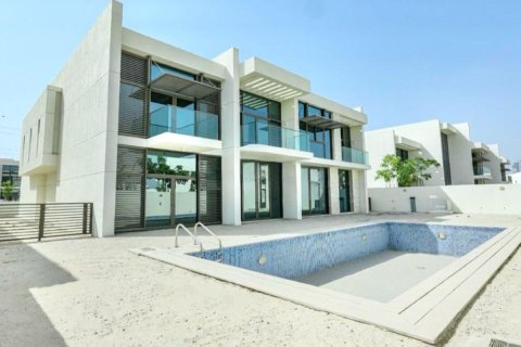 Villa in Dubai 6 bedrooms, 900 sq.m. № 49910 - photo 1