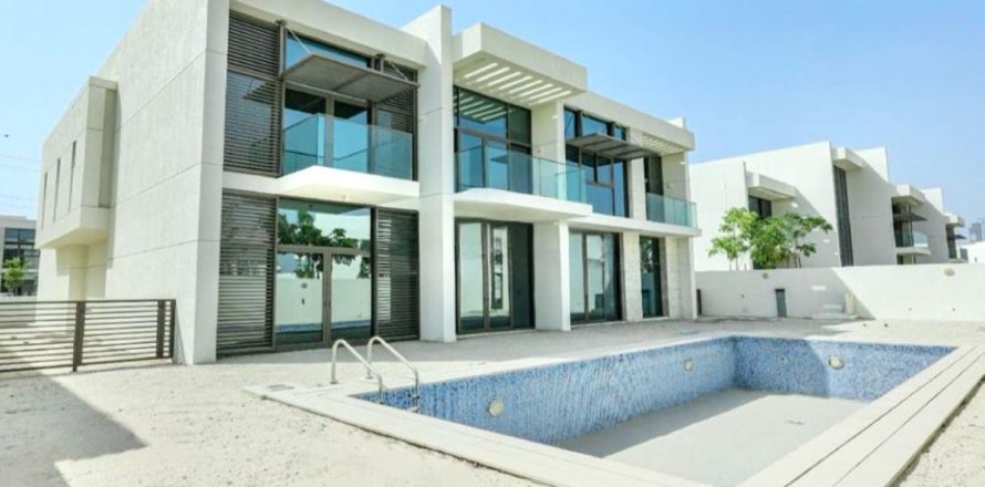 Villa in Dubai 6 bedrooms, 900 sq.m. № 49910