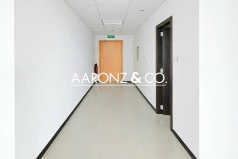 Снять в аренду офис в Бизнес-Бэе, Дубай: 87м², № 93009 - фото 9