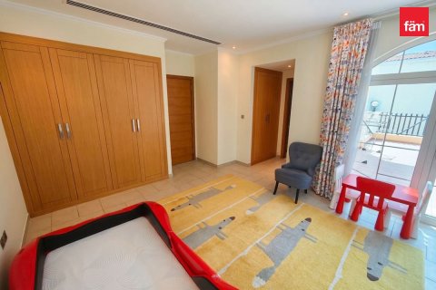 Villa in Jumeirah Park, Dubai 5 bedrooms, 694.3 sq.m. № 118462 - photo 21